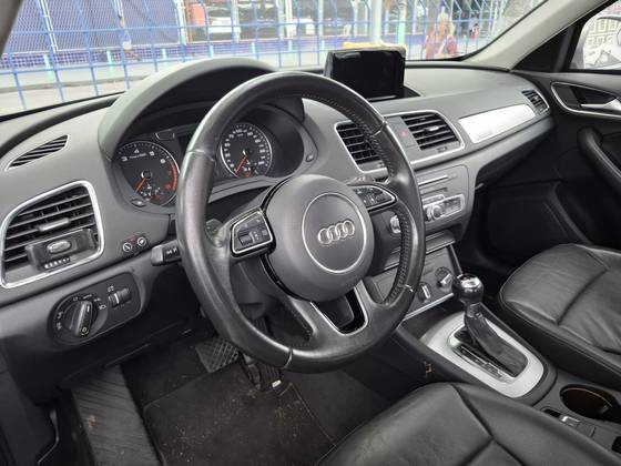 AUDI Q3 2.0 TFSI ATTRACTION QUATTRO 4P GASOLINA S TRONIC